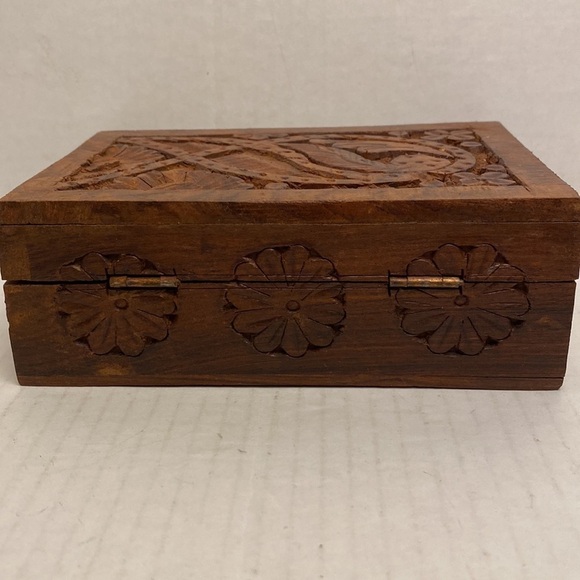 Vintage Carved Wooden Box Made In India - Picture 6 of 13